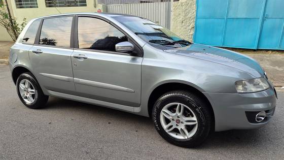 FIAT STILO 1.8 MPI ATTRACTIVE 8V FLEX 4P MANUAL